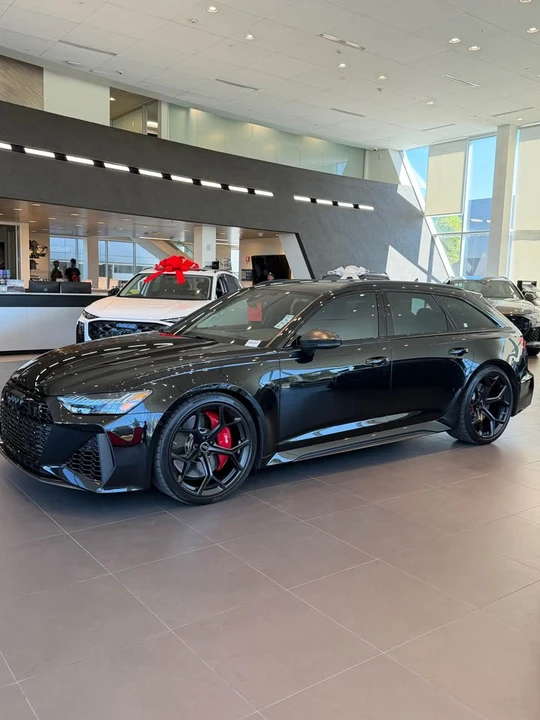 2025 Audi C8 RS6 - Image 2 of 10