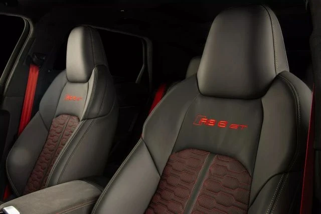 2025 Audi C8 RS6 - Image 14 of 21