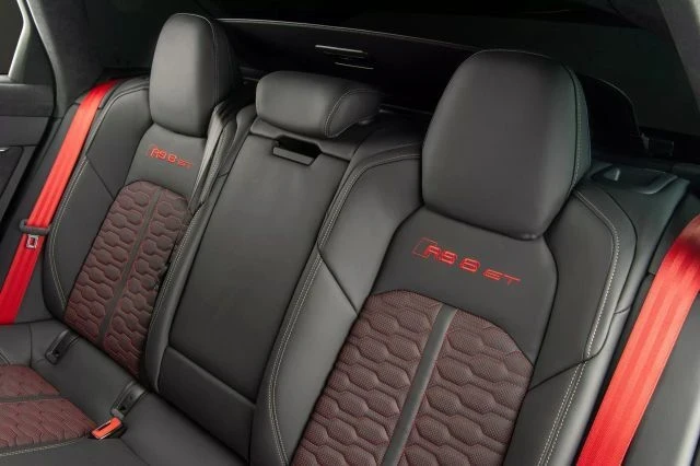 2025 Audi C8 RS6 - Image 16 of 21