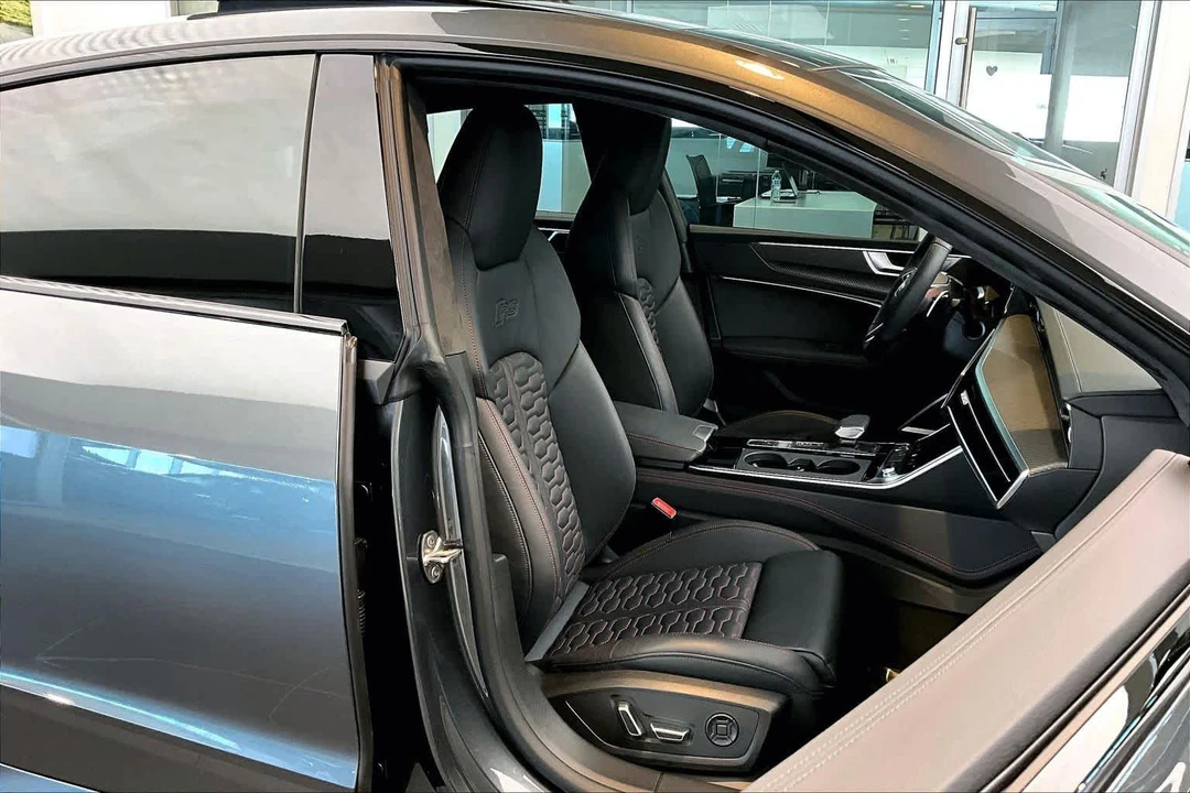 2025 Audi C8 RS7 - Image 9 of 12