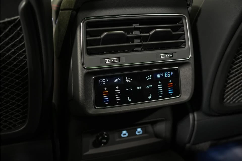 2025 Audi RS Q8 - Image 15 of 19