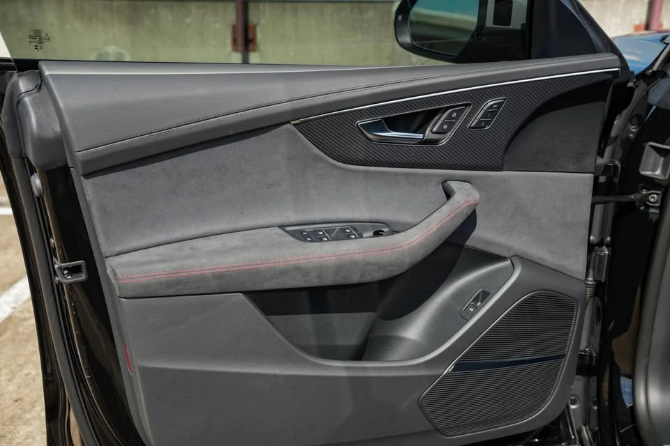 2025 Audi RS Q8 - Image 9 of 19