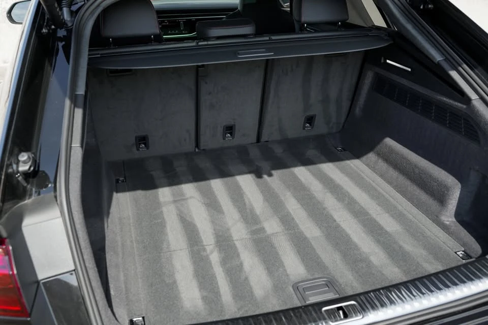 2025 Audi RS Q8 - Image 16 of 19