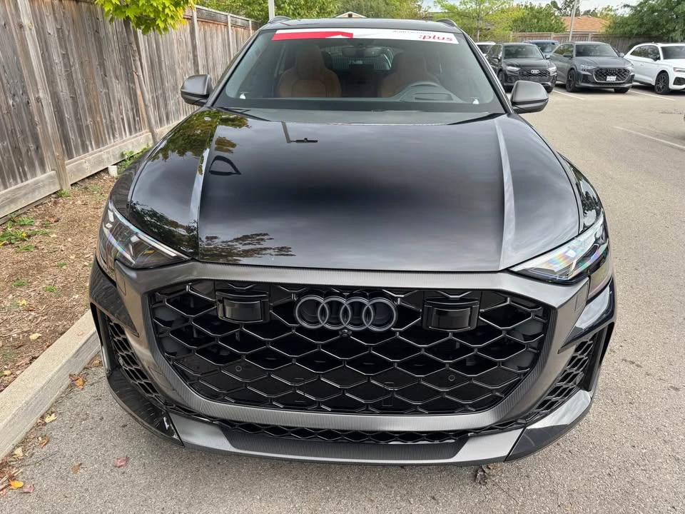 2025 Audi RS Q8 Performance - Image 7 of 15