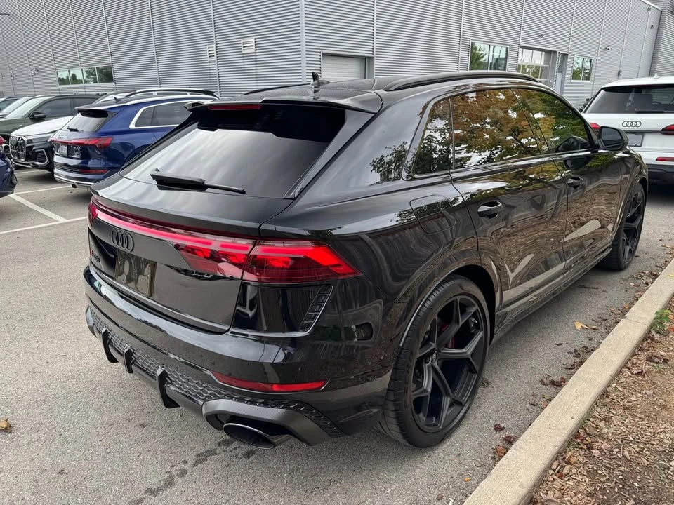 2025 Audi RS Q8 Performance - Image 5 of 15