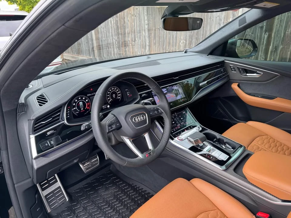 2025 Audi RS Q8 Performance - Image 8 of 15