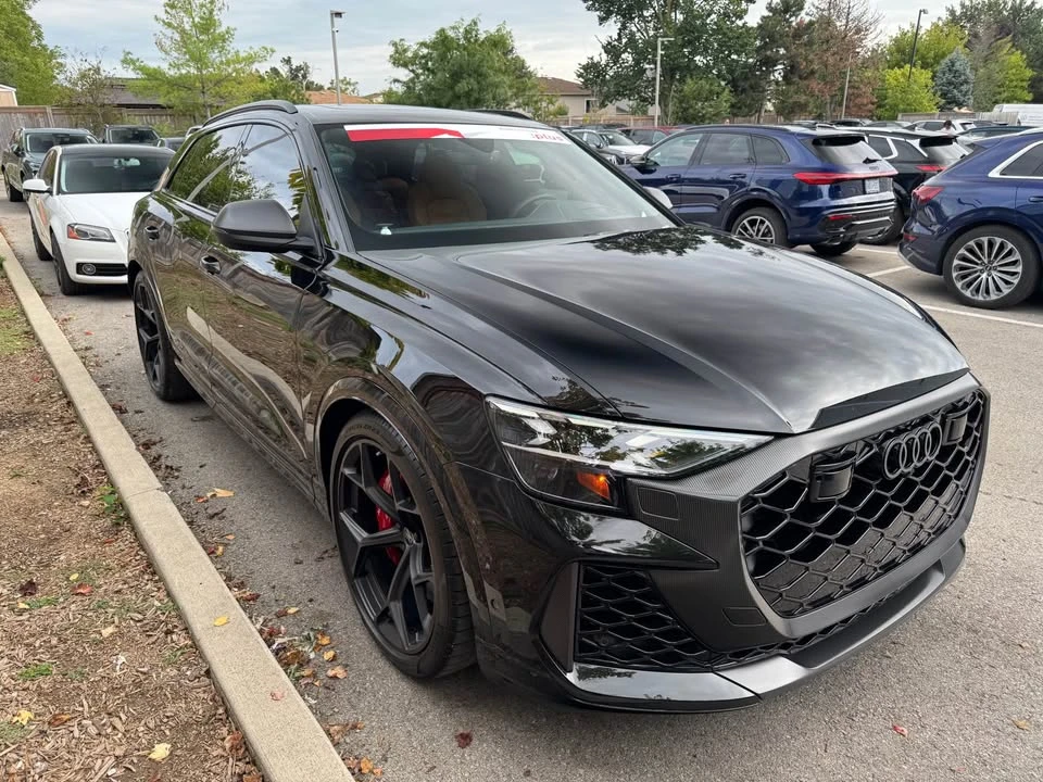 2025 Audi RS Q8 Performance - Image 6 of 15