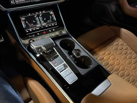 2025 Audi C8 RS6 - Image 3 of 18