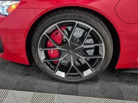 2025 Audi RS e-tron GT - Image 14 of 15
