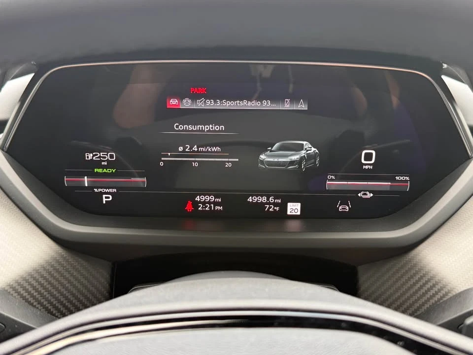 2025 Audi e-tron GT - Image 10 of 20