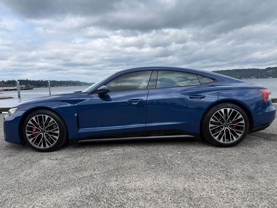 2025 Audi e-tron GT - Image 3 of 20