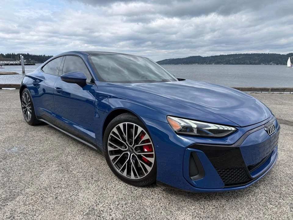 2025 Audi e-tron GT - Image 8 of 20