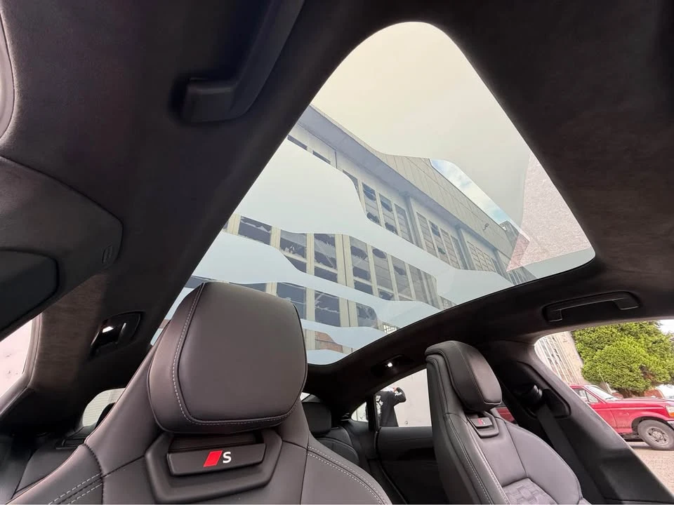2025 Audi e-tron GT - Image 19 of 20