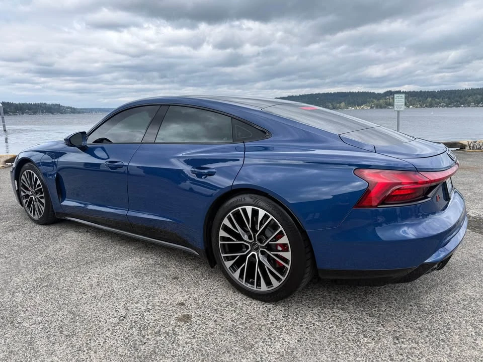 2025 Audi e-tron GT - Image 4 of 20