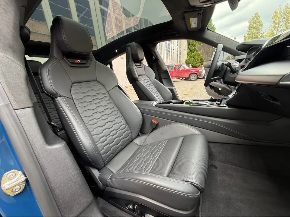 2025 Audi e-tron GT - Image 16 of 20
