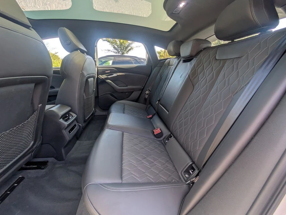 2025 Audi C8 S6 - Image 20 of 31