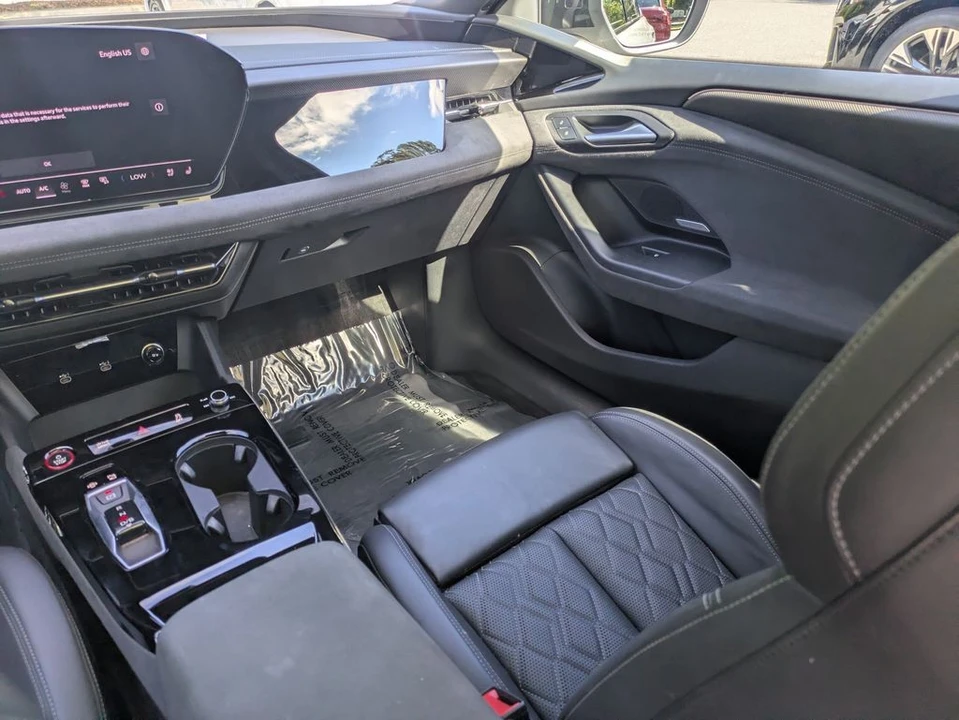 2025 Audi C8 S6 - Image 23 of 31
