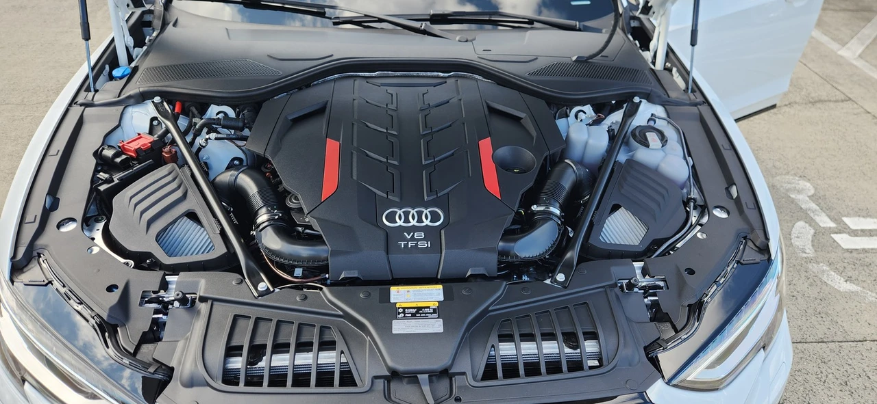 2025 Audi D5 S8 - Image 6 of 21