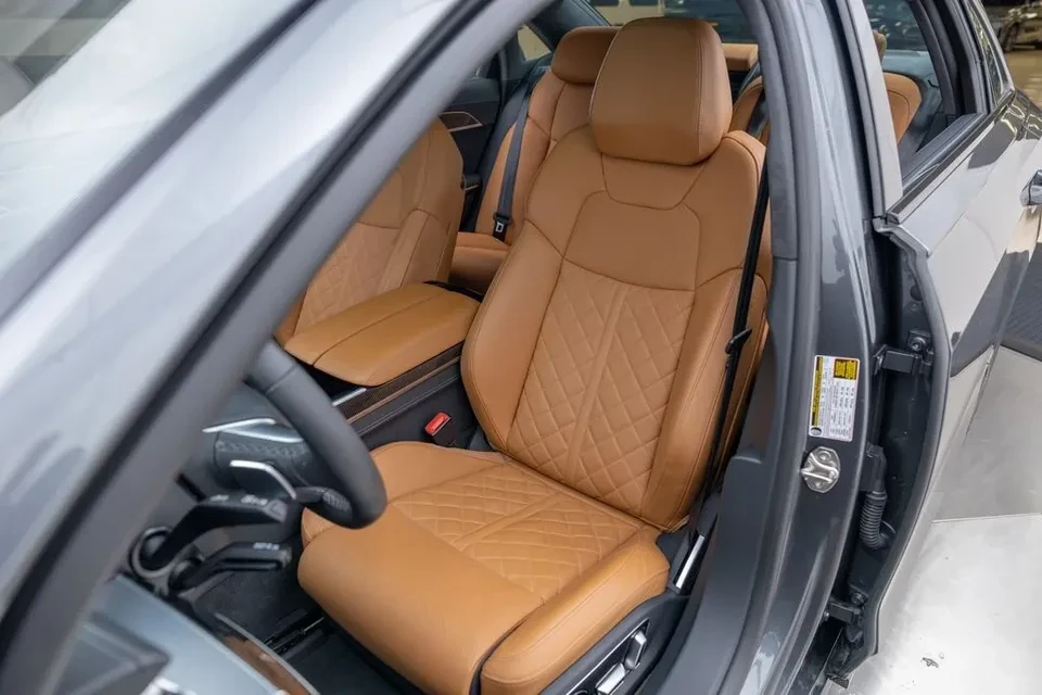 2025 Audi D5 S8 - Image 10 of 20