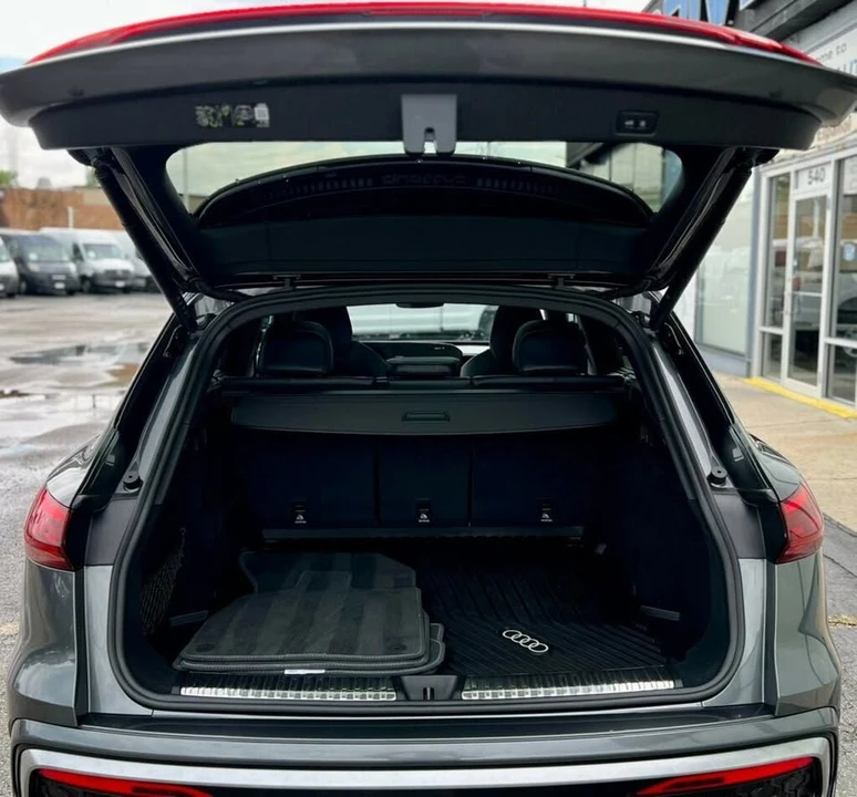 2025 Audi FY SQ5 - Image 8 of 20