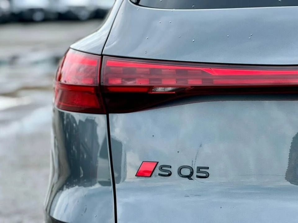 2025 Audi FY SQ5 - Image 10 of 20