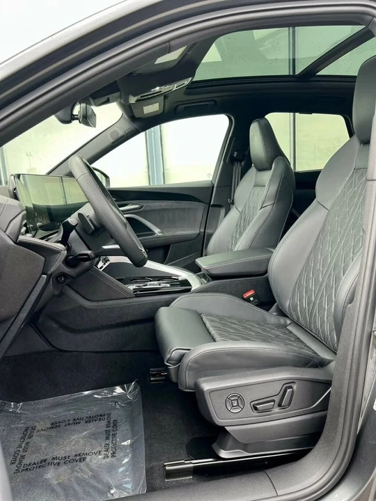 2025 Audi FY SQ5 - Image 14 of 20