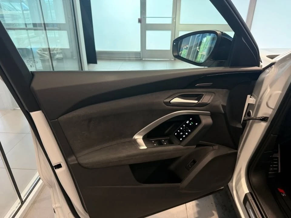 2025 Audi FY SQ5 - Image 10 of 20