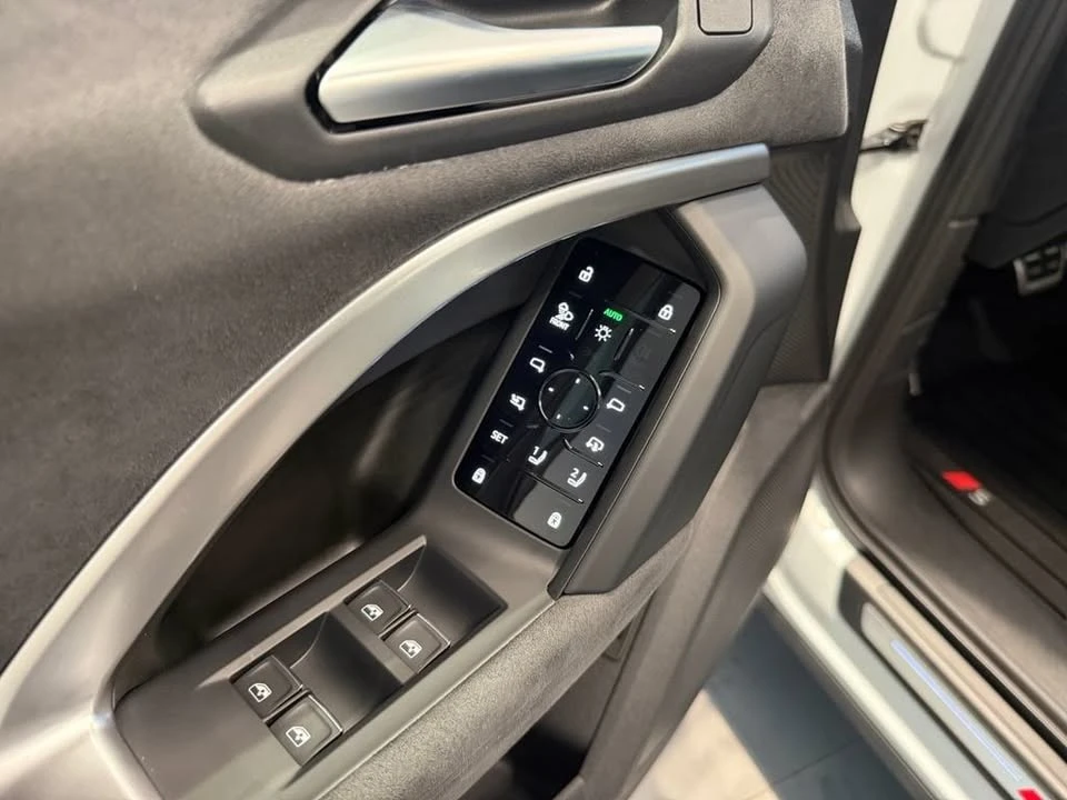 2025 Audi FY SQ5 - Image 11 of 20