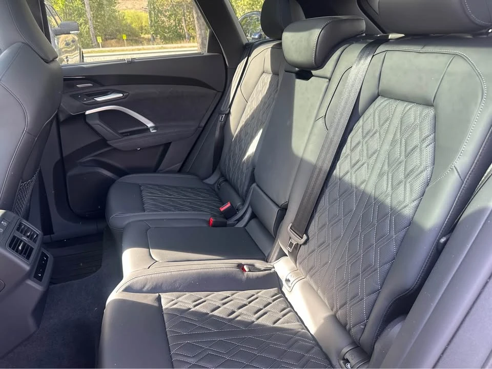 2025 Audi FY SQ5 - Image 10 of 10