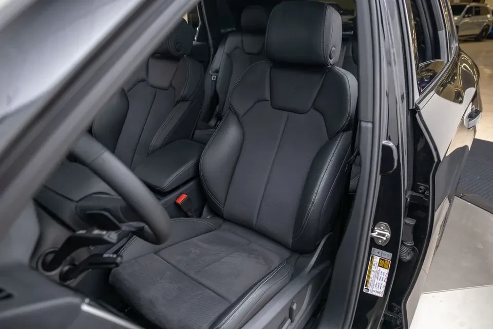 2025 Audi FY SQ5 - Image 10 of 19