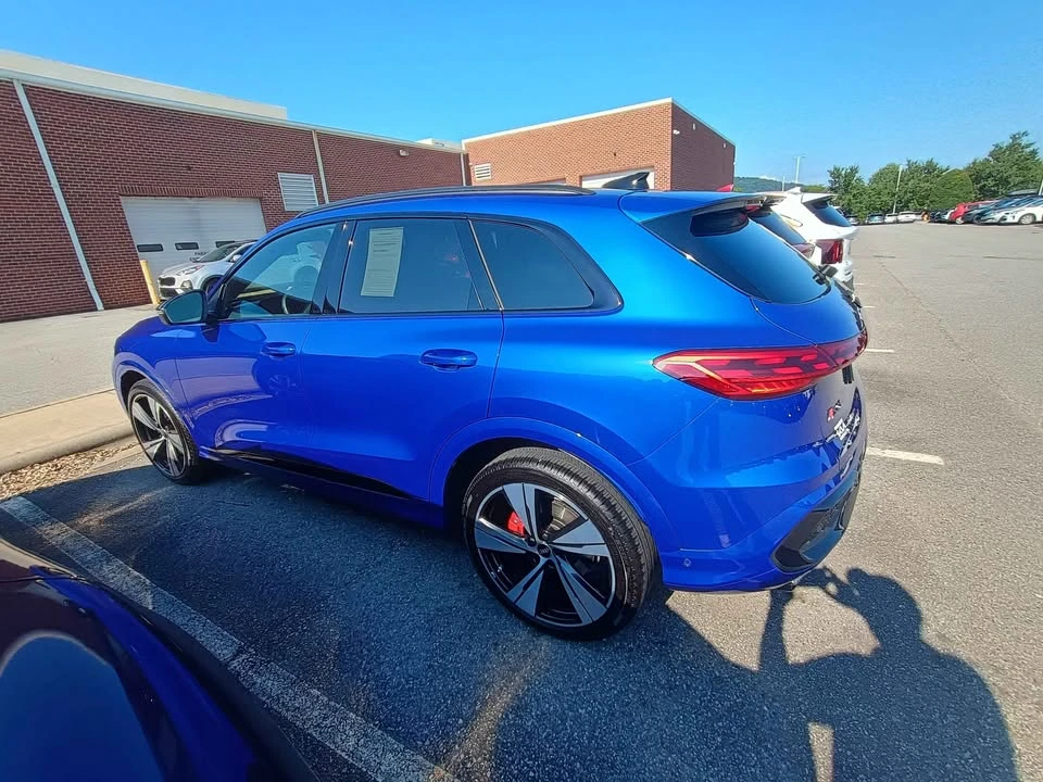 2025 Audi FY SQ5 - Image 2 of 20