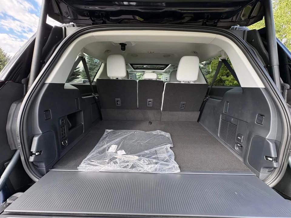 2025 Audi FY SQ5 - Image 9 of 10