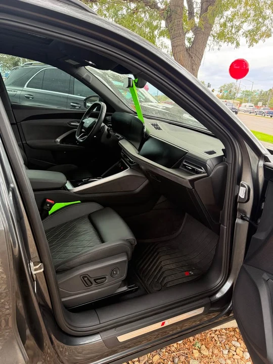 2025 Audi FY SQ5 - Image 14 of 17