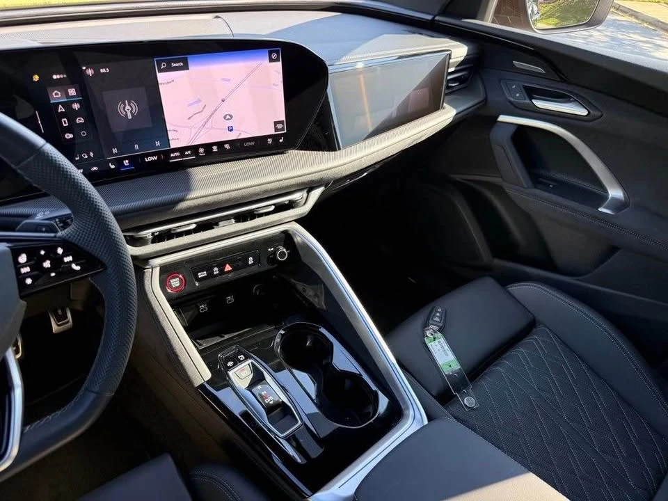 2025 Audi FY SQ5 - Image 14 of 17