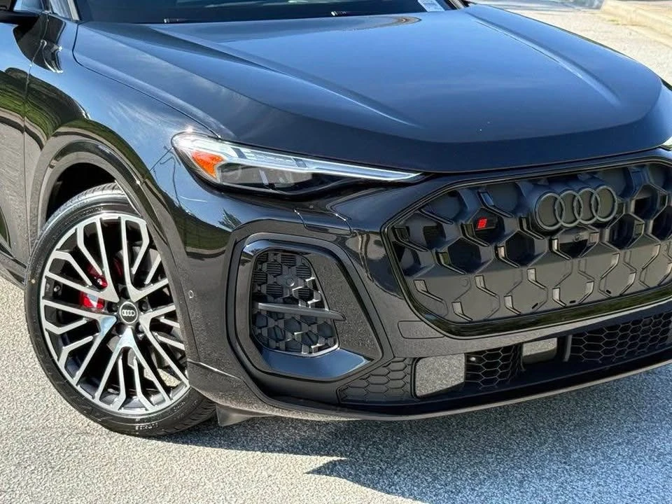 2025 Audi FY SQ5 - Image 2 of 17