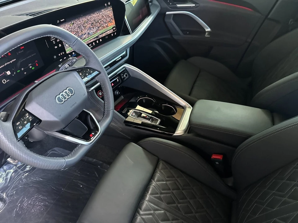 2025 Audi FY SQ5 - Image 10 of 31