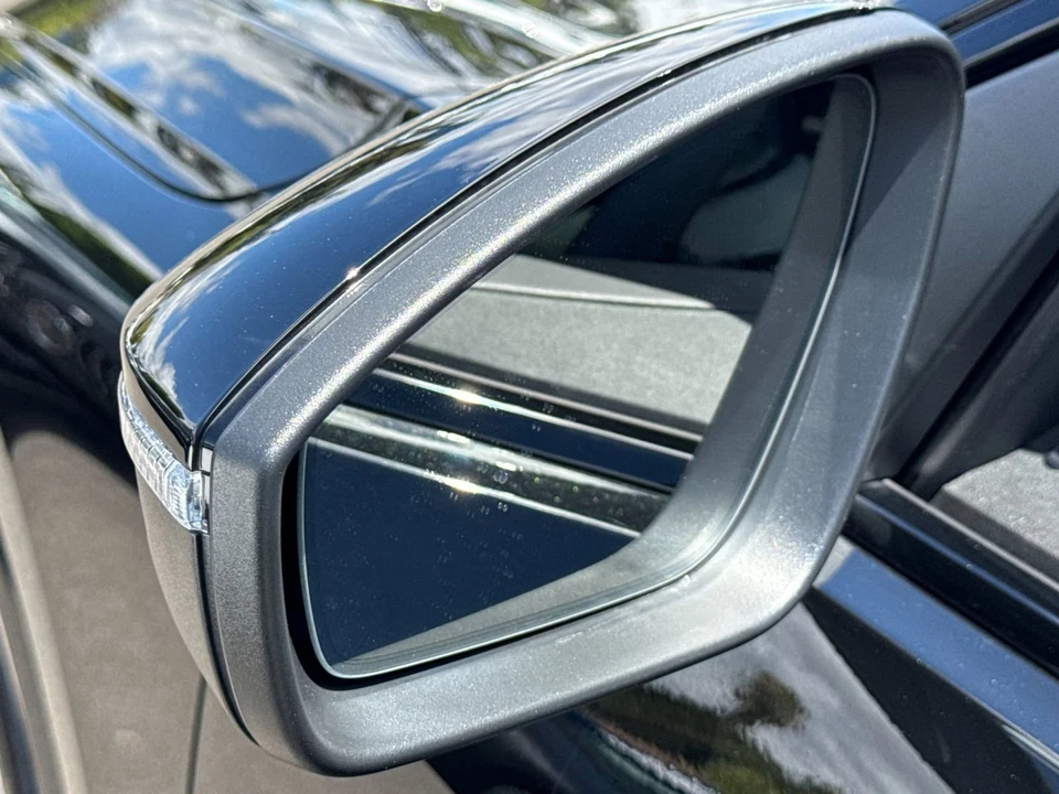 2025 Audi FY SQ5 - Image 9 of 31