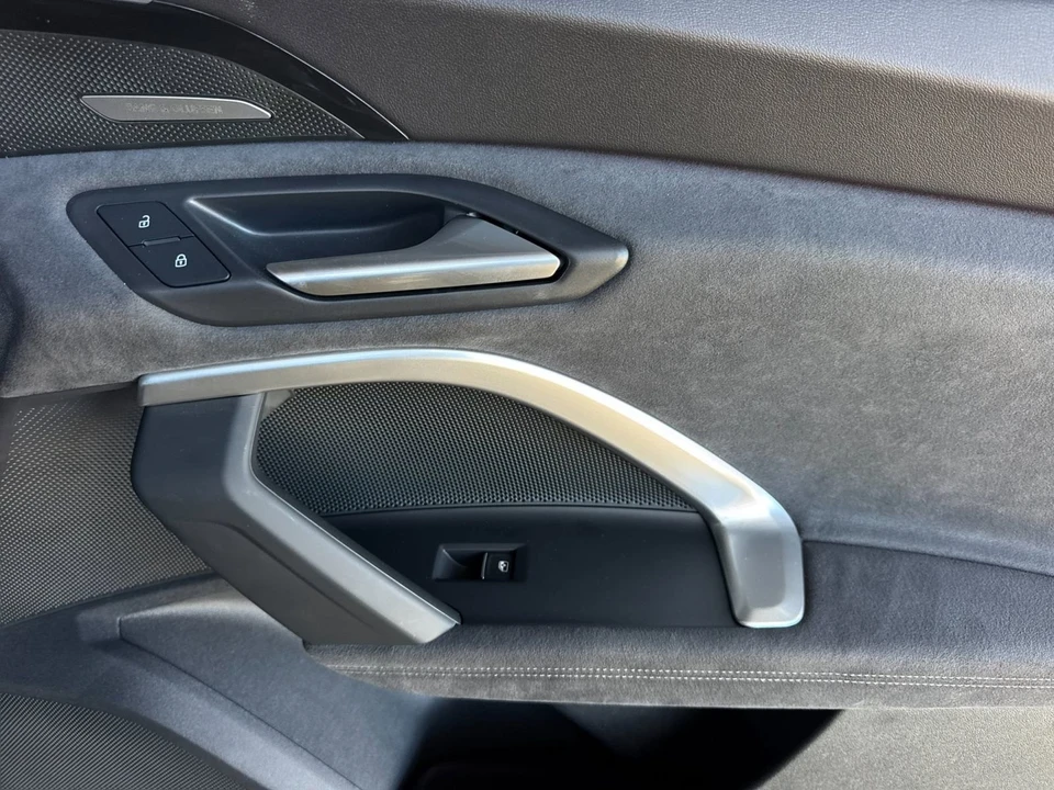 2025 Audi FY SQ5 - Image 19 of 31