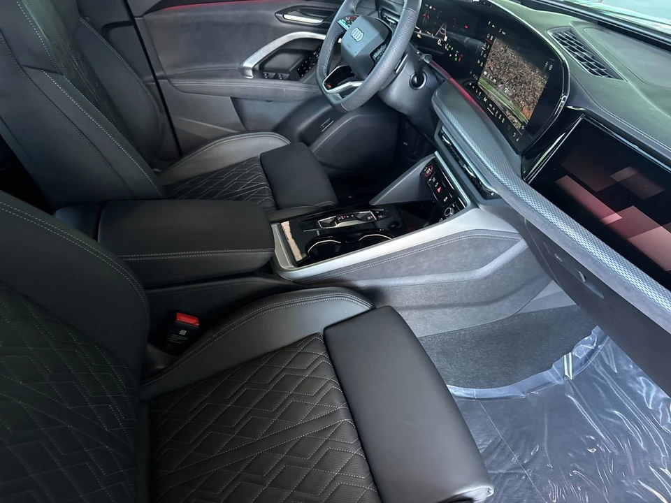 2025 Audi FY SQ5 - Image 17 of 31