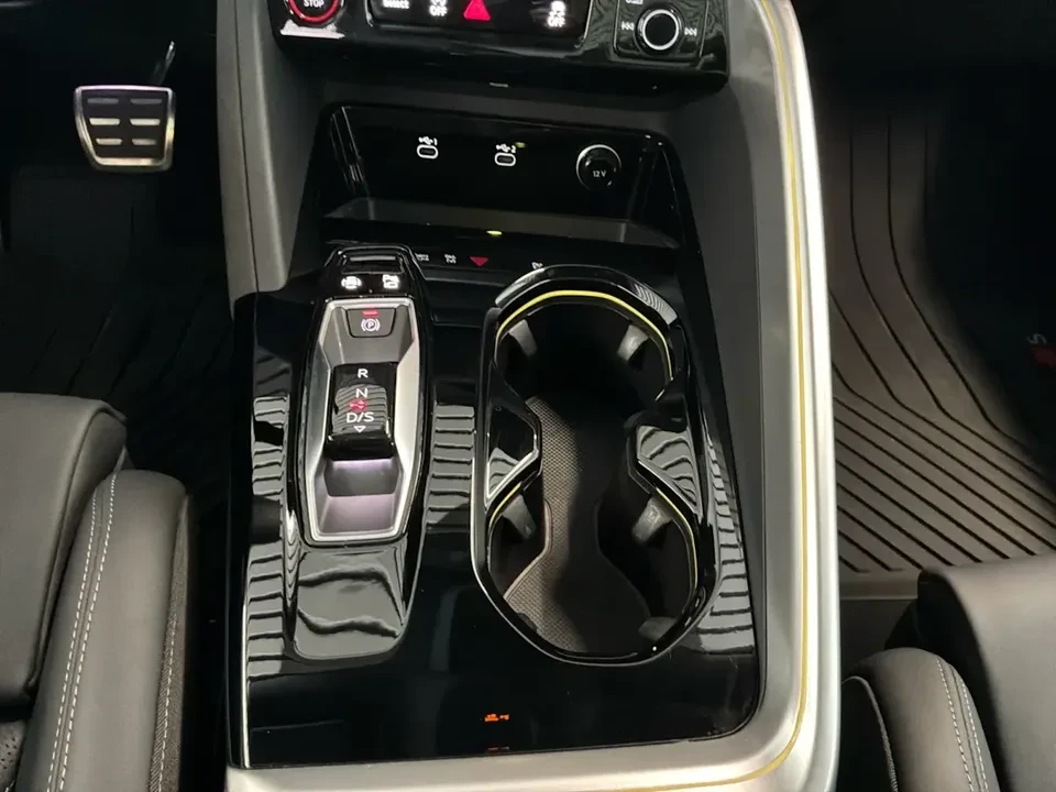 2025 Audi FY SQ5 - Image 15 of 20