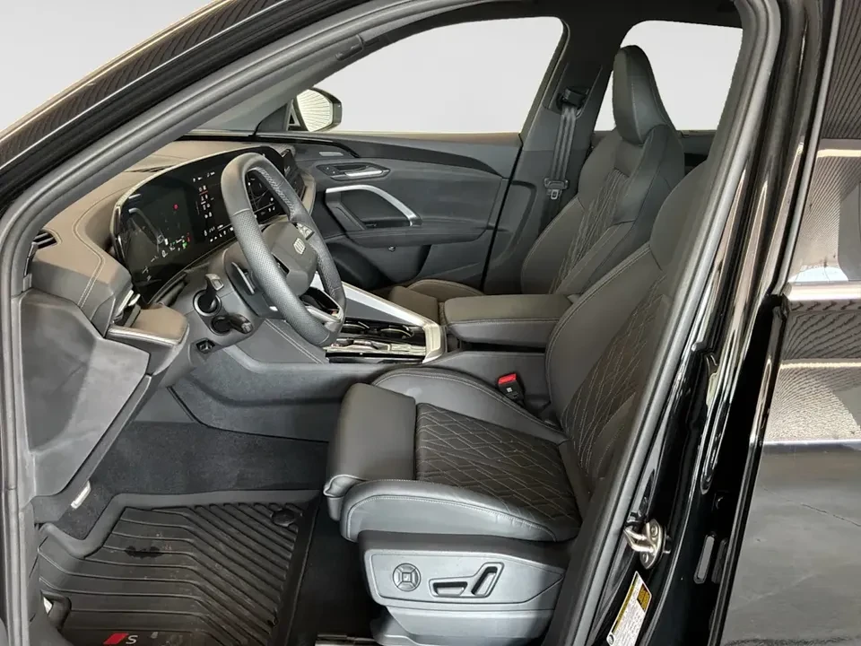 2025 Audi FY SQ5 - Image 10 of 20