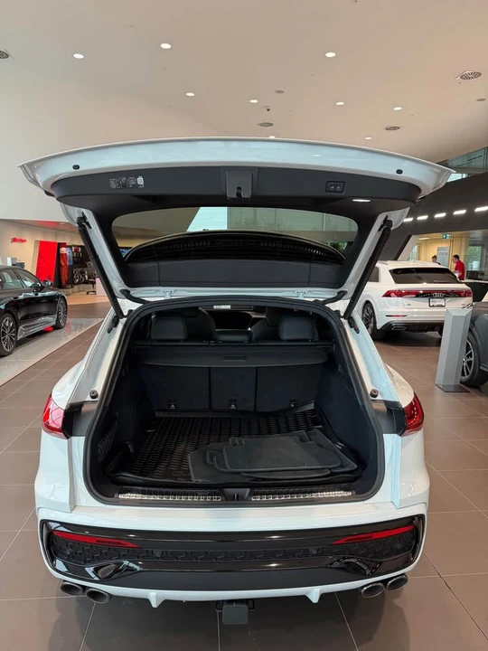 2025 Audi FY SQ5 - Image 10 of 18