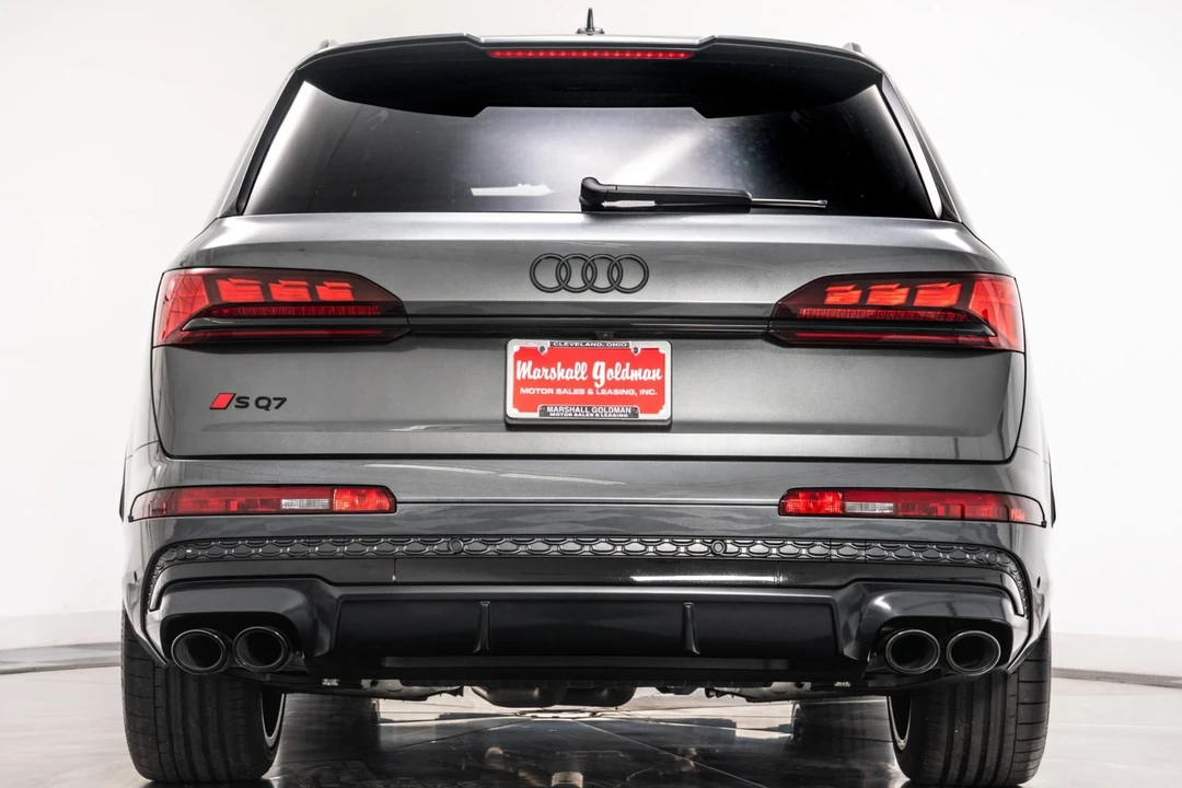 2025 Audi SQ7 - Image 8 of 12