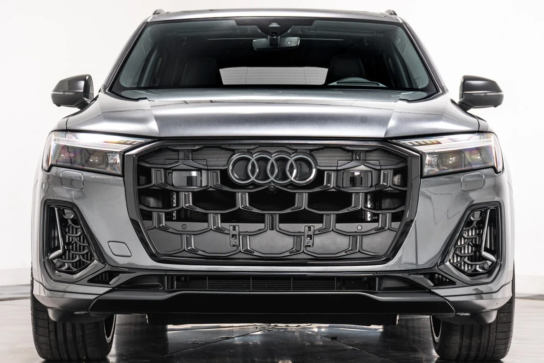 2025 Audi SQ7 - Image 4 of 21