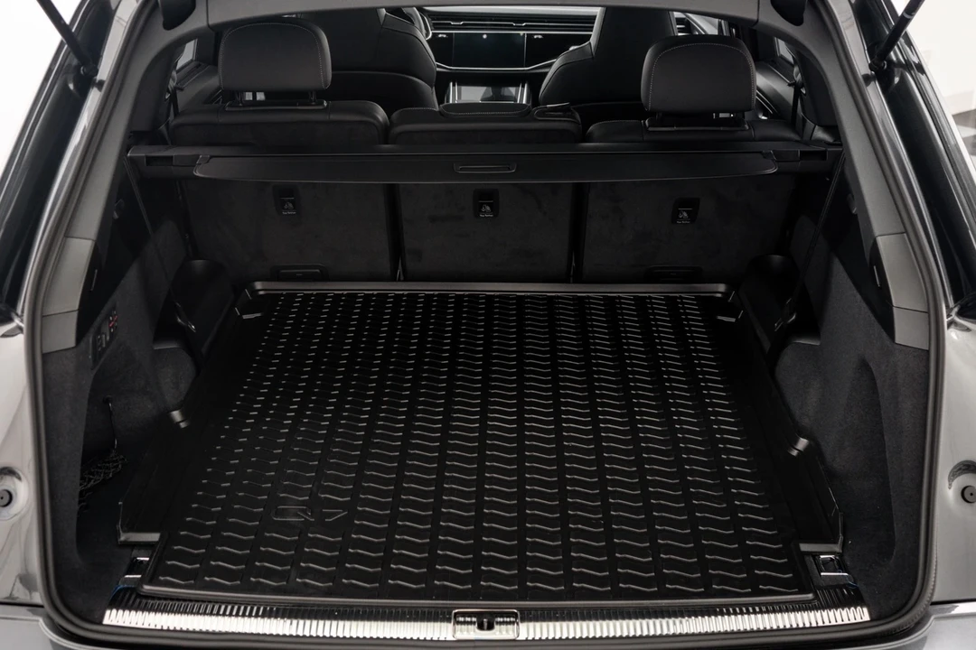 2025 Audi SQ7 - Image 19 of 21