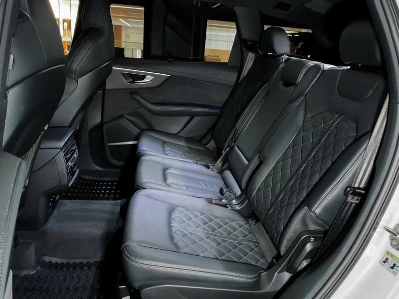 2025 Audi SQ7 - Image 18 of 20