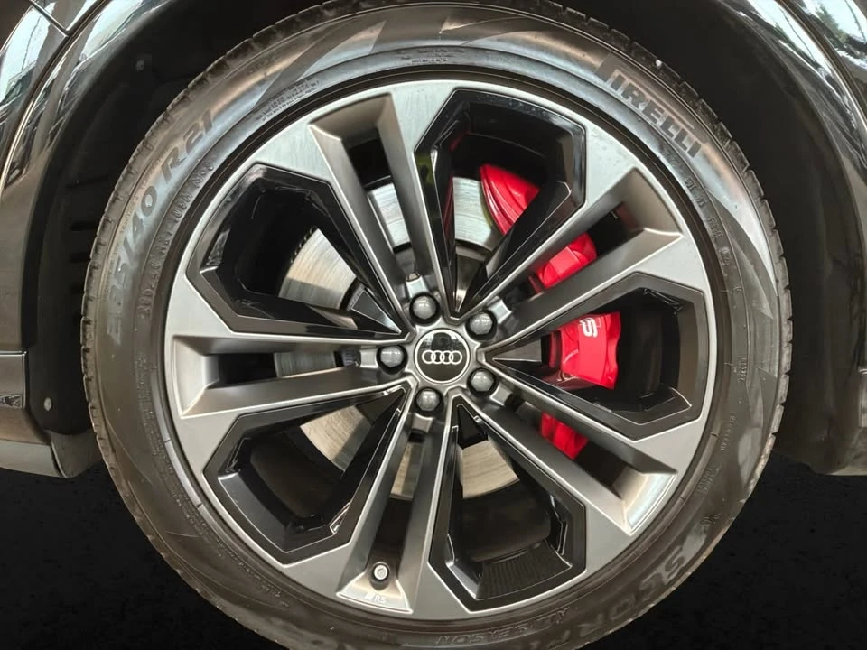 2025 Audi SQ7 - Image 9 of 20