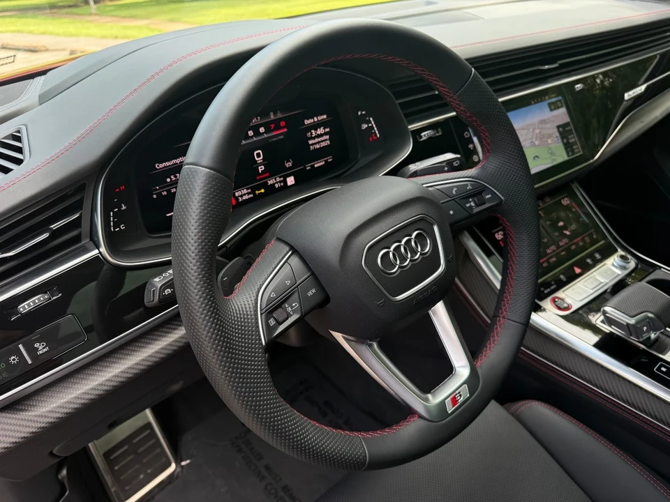 2025 Audi SQ7 - Image 10 of 21