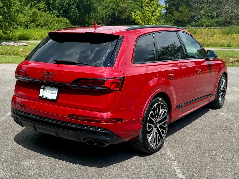 2025 Audi SQ7 - Image 3 of 21