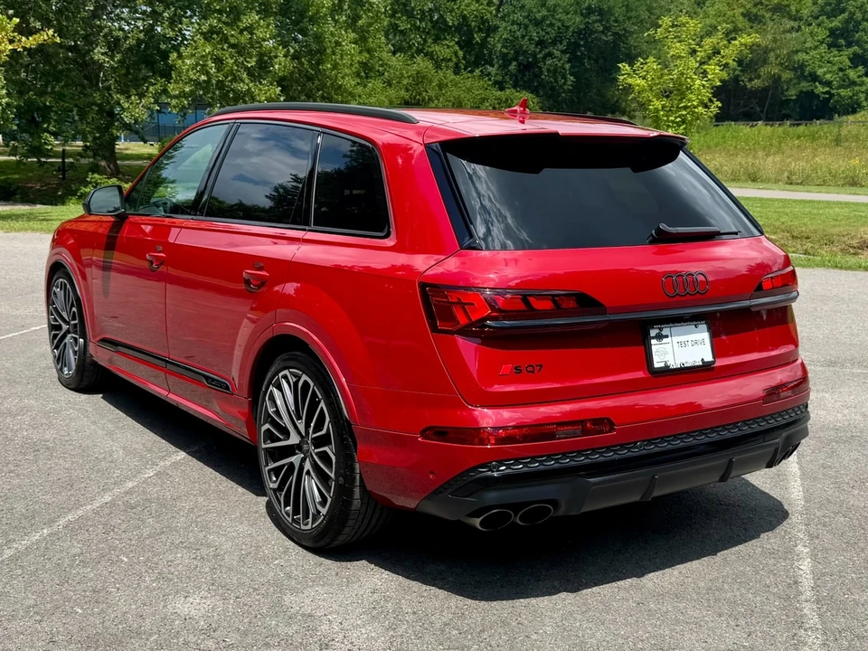 2025 Audi SQ7 - Image 4 of 21